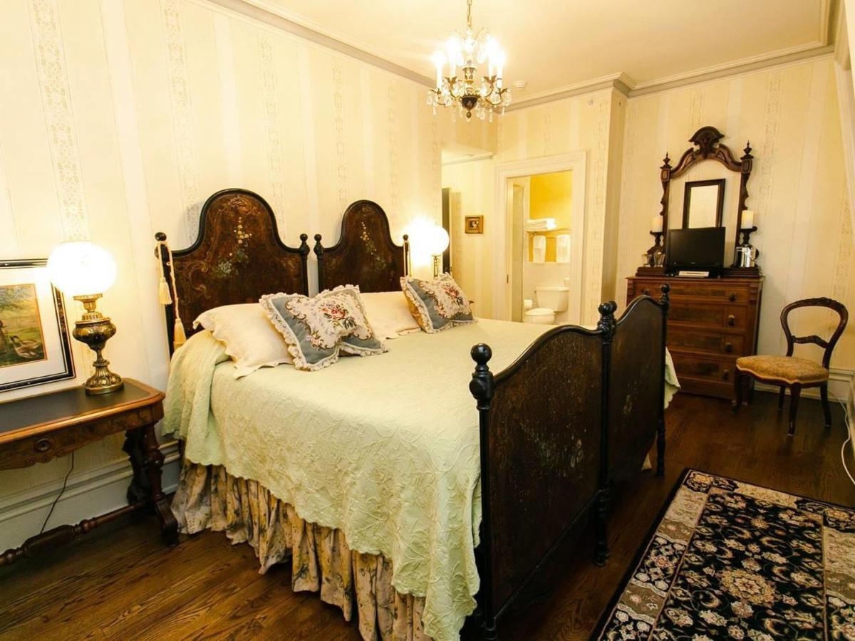 Silas W Robbins B&B Wethersfield Экстерьер фото