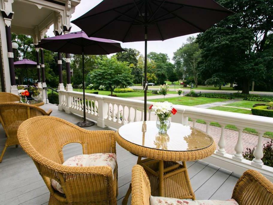 Silas W Robbins B&B Wethersfield Экстерьер фото